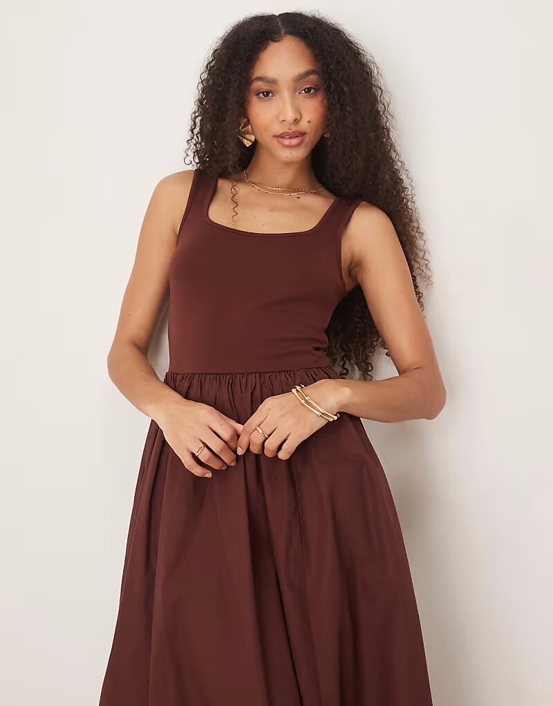 Платье миди Nobody's Child Colorado с квадратным вырезом коричневого цвета
Платье миди Nobody's Child Colorado с квадратным вырезом коричневого цвета