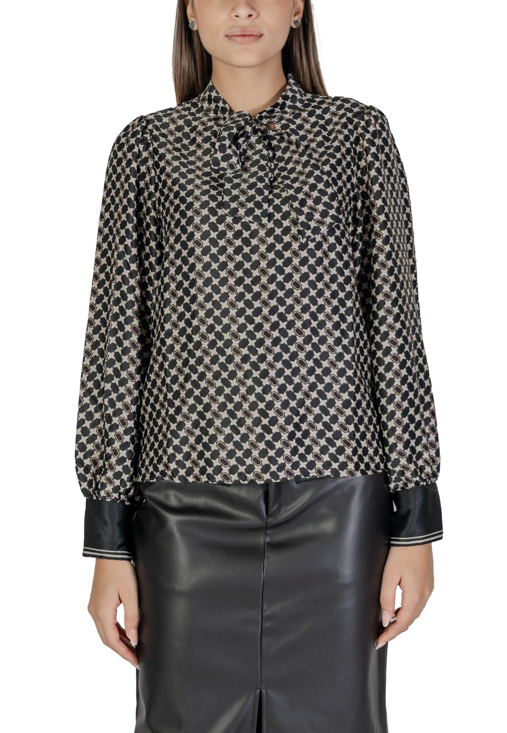 Рубашка ONLY с бантом, черный
Рубашка ONLY с бантом, черный