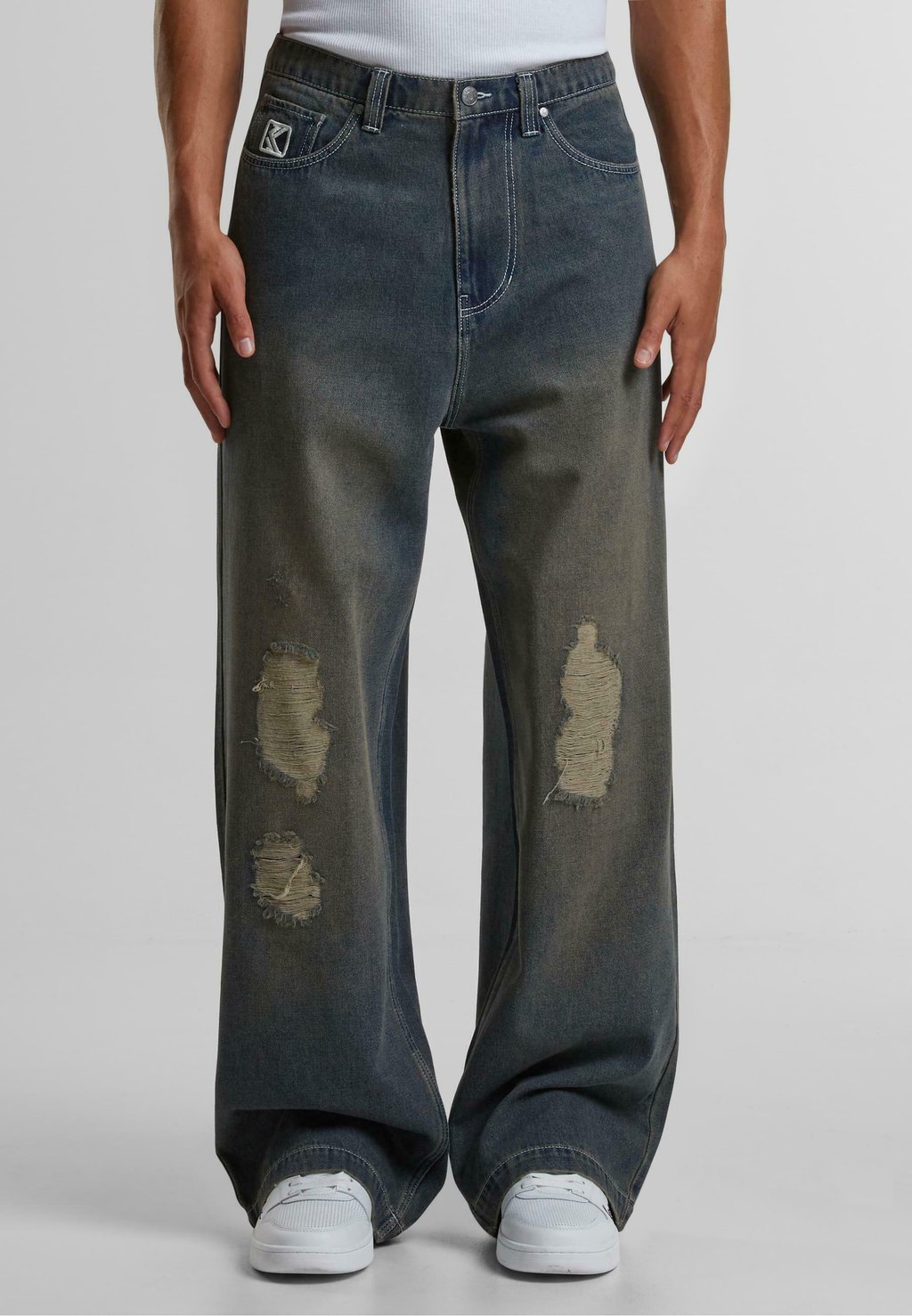 Джинсы свободного кроя Karl Kani, синий
Джинсы свободного кроя Karl Kani, синий