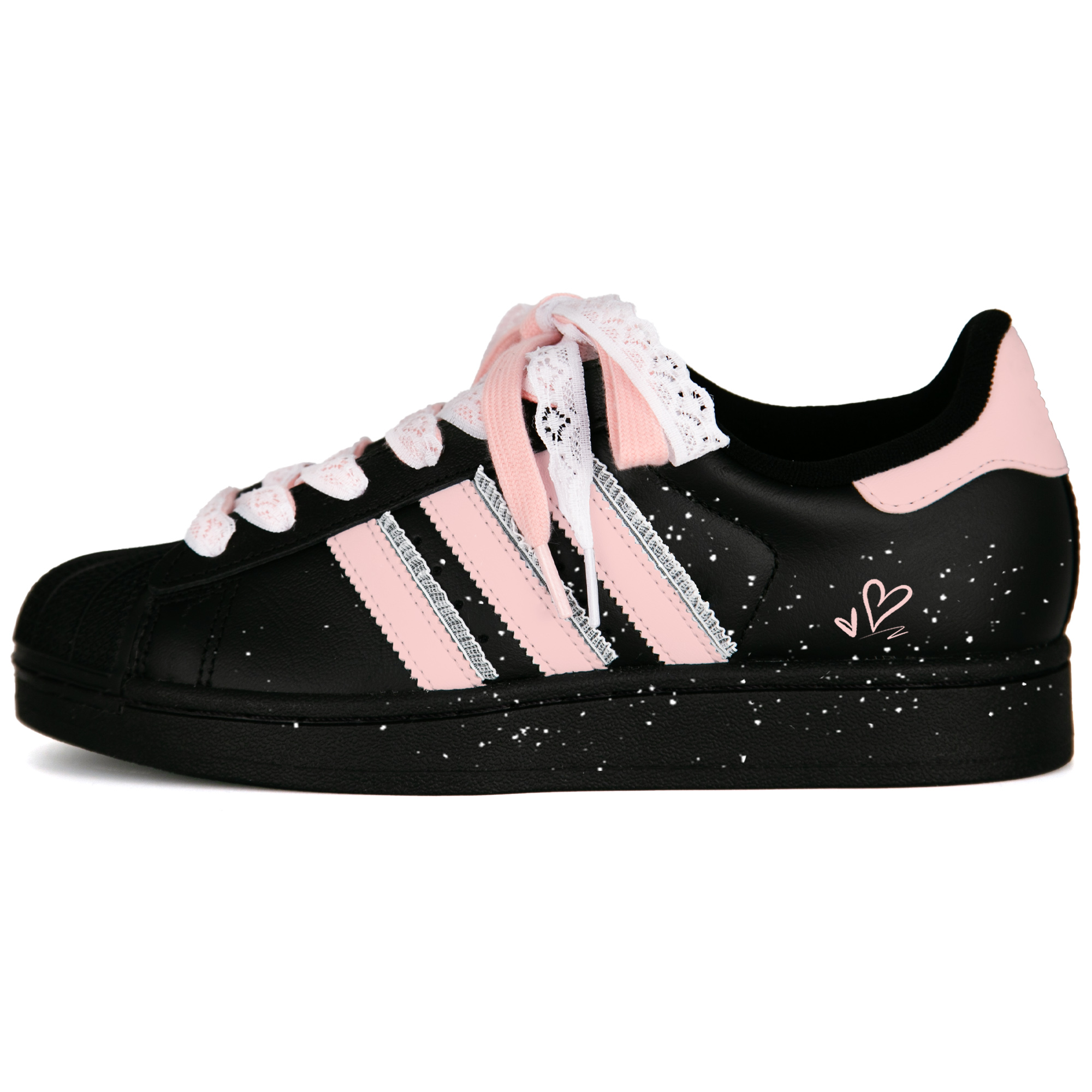 Superstar 2 Snow's Love Confession Slip Resistant, Abrasion Resistant, Breathable Low top Adidas Originals, черный
Superstar 2 Snow's Love Confession Slip Resistant, Abrasion Resistant, Breathable Low top Adidas Originals, черный