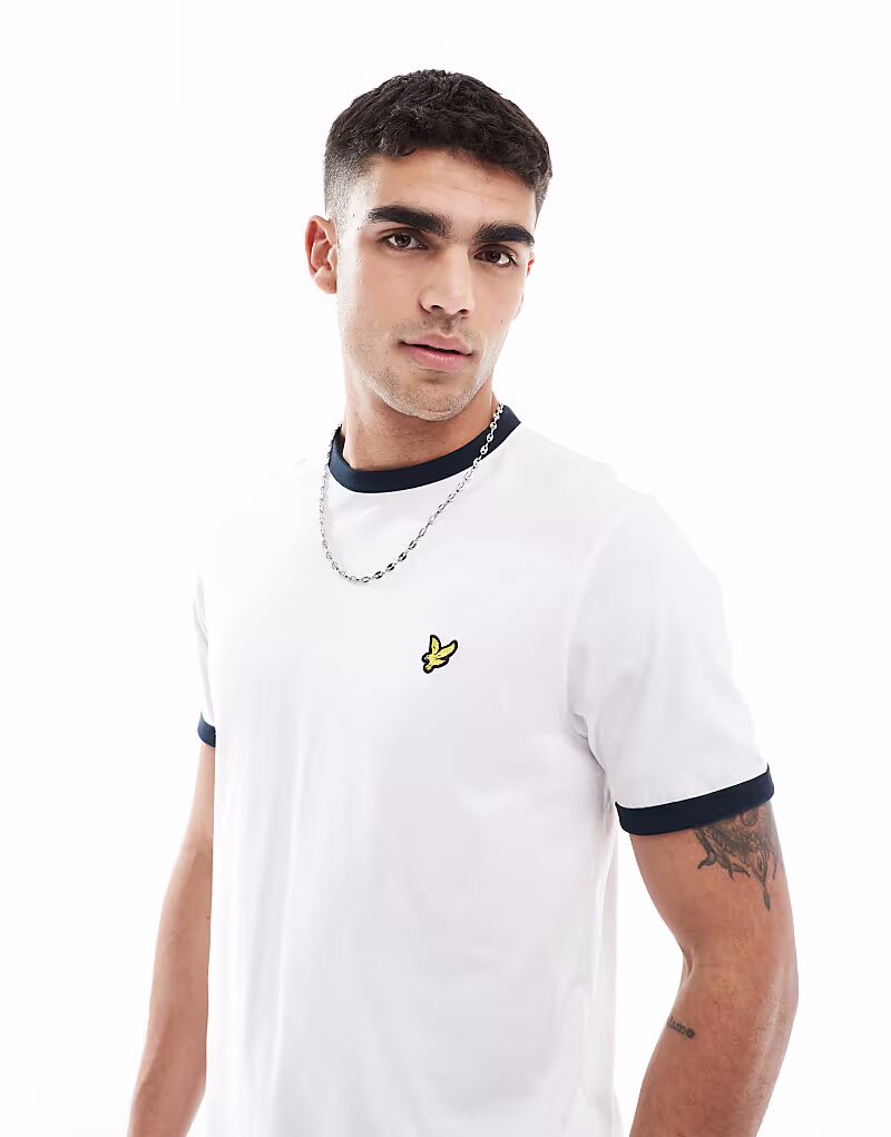 Футболки Lyle & Scott с надписью Ringer в белом/темно-синем цвете
Футболки Lyle & Scott с надписью Ringer в белом/темно-синем цвете