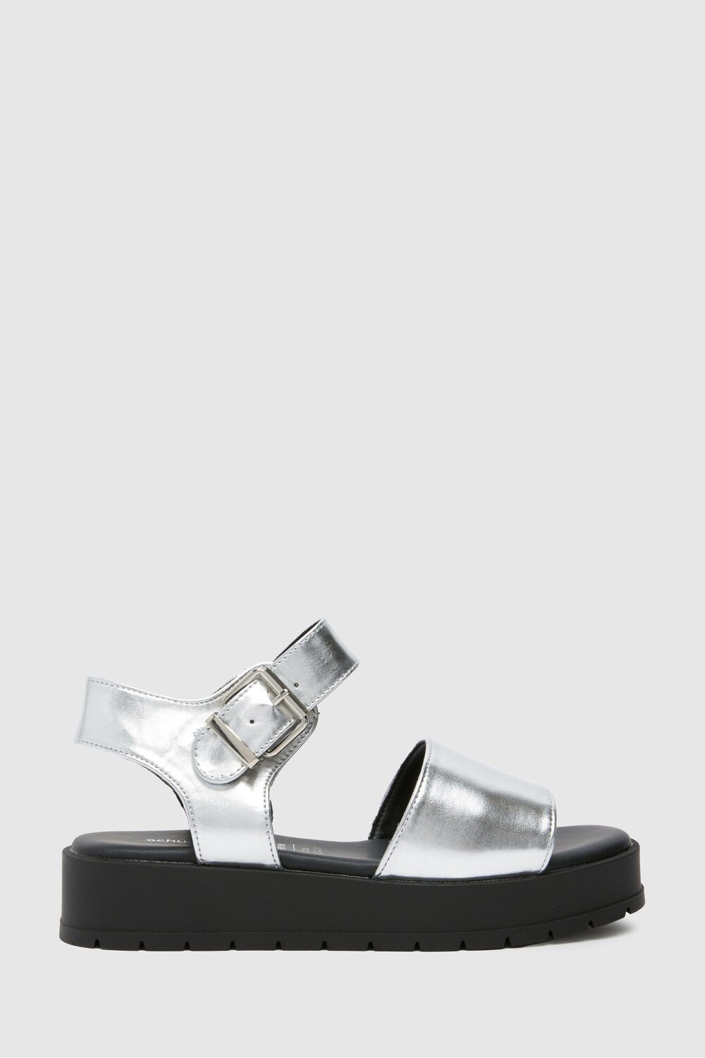 Серебристые массивные сандалии Mary Jane Trixie Schuh, серебряный
Серебристые массивные сандалии Mary Jane Trixie Schuh, серебряный