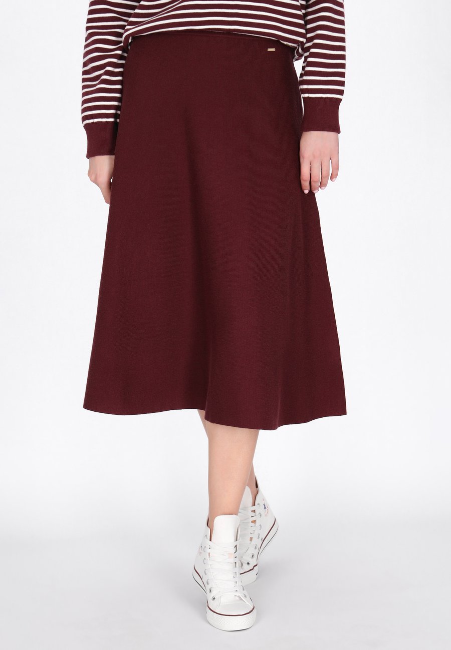Юбка DreiMaster A-line skirt, Wine Red/Red
Юбка DreiMaster A-line skirt, Wine Red/Red
