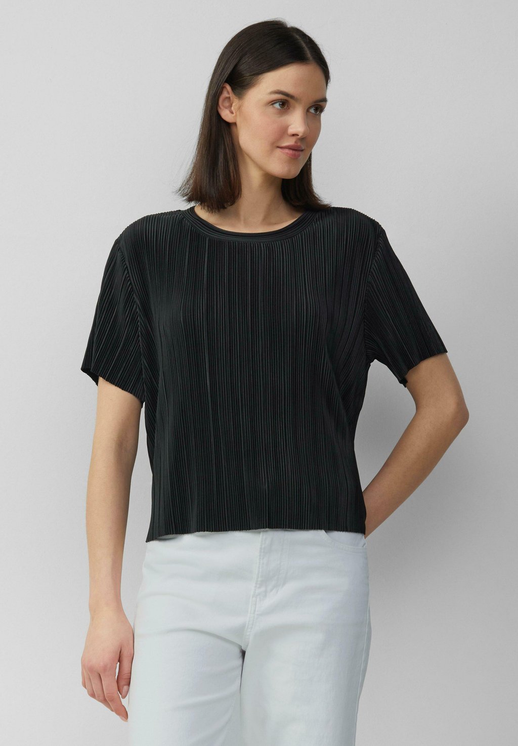 Футболка с принтом PLISSIERTES MIT ALL-OVER s.Oliver, черный 
Футболка с принтом PLISSIERTES MIT ALL-OVER s.Oliver, черный