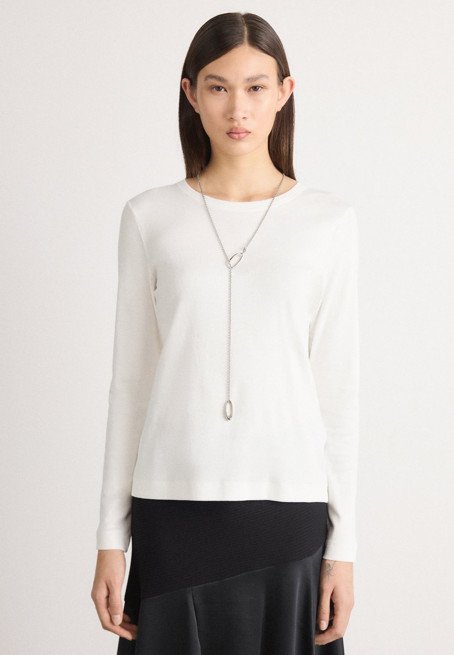 Топ Marc Cain Long sleeved top, Off White/Off-White
Топ Marc Cain Long sleeved top, Off White/Off-White