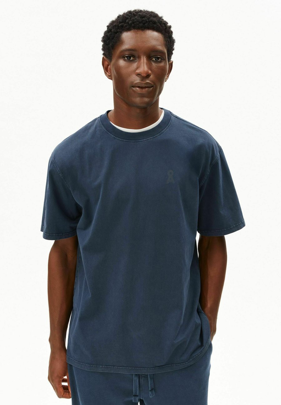 Футболка ARMEDANGELS ICONIC Å MAARKOS, Night Sky Washed/Dark Blue, Серый, Футболка ARMEDANGELS ICONIC Å MAARKOS, Night Sky Washed/Dark Blue
Футболка ARMEDANGELS ICONIC Å MAARKOS, Night Sky Washed/Dark Blue, Серый, Футболка ARMEDANGELS ICONIC Å MAARKOS, Night Sky Washed/Dark Blue