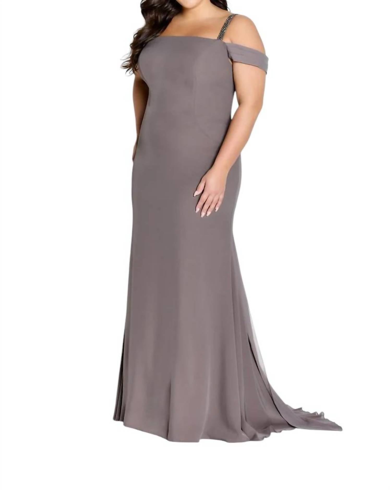 Платье с открытыми плечами и шлейфом Ватто из норки Cameron Blake, цвет mink
Платье с открытыми плечами и шлейфом Ватто из норки Cameron Blake, цвет mink