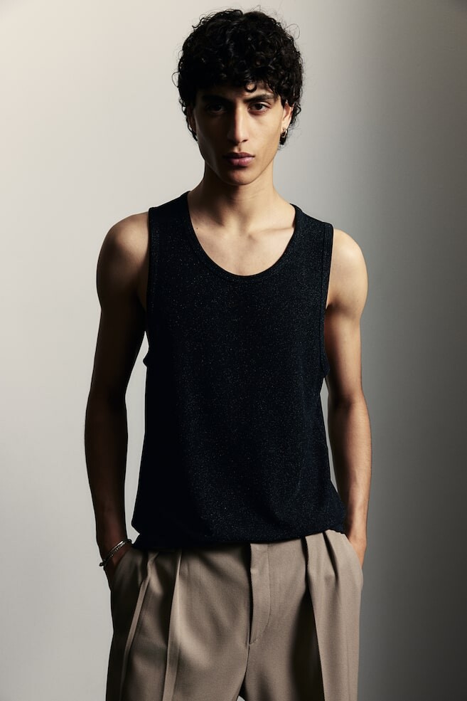 Майка из металлизированного трикотажа стандартной посадки H&M, черный
Майка из металлизированного трикотажа стандартной посадки H&M, черный