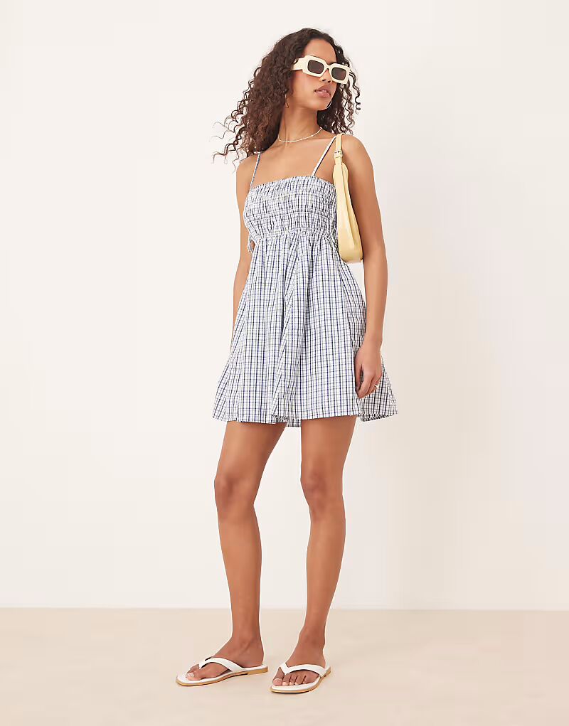 Мини-платье в стиле бэбидолл от Abercrombie & Fitch в синюю клетку
Мини-платье в стиле бэбидолл от Abercrombie & Fitch в синюю клетку