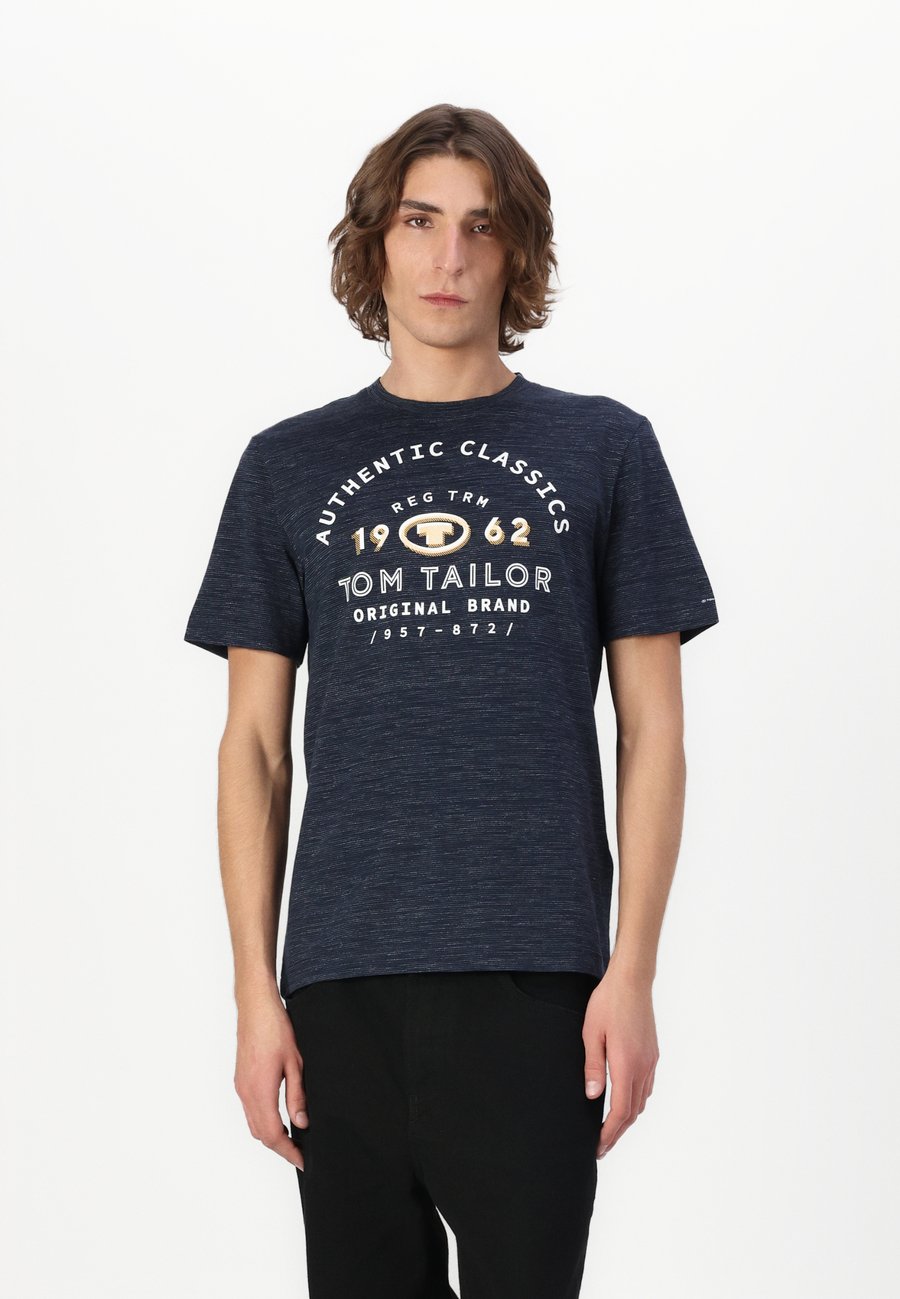 Футболка TOM TAILOR Print T-shirt, Sky Captain Blue/Dark Blue, Синий, Футболка TOM TAILOR Print T-shirt, Sky Captain Blue/Dark Blue
Футболка TOM TAILOR Print T-shirt, Sky Captain Blue/Dark Blue, Синий, Футболка TOM TAILOR Print T-shirt, Sky Captain Blue/Dark Blue
