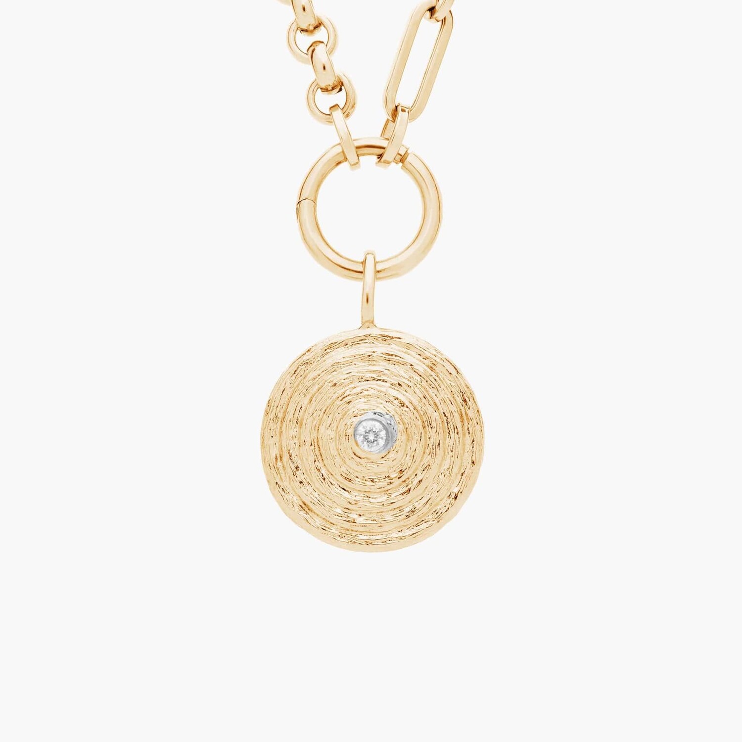 18-дюймовая цепочка из смешанных звеньев с подвеской в виде диска из 14-каратного желтого золота Blue Nile
18-дюймовая цепочка из смешанных звеньев с подвеской в виде диска из 14-каратного желтого золота Blue Nile