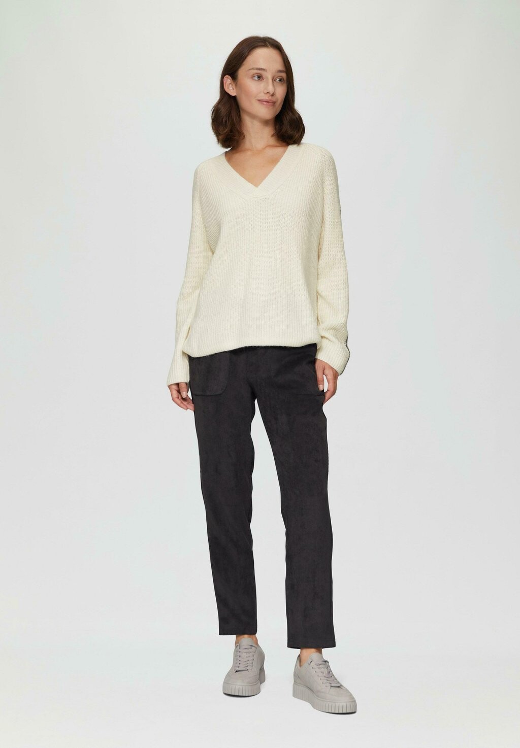 Джемпер V-HALS s.Oliver, кремовый
Джемпер V-HALS s.Oliver, кремовый