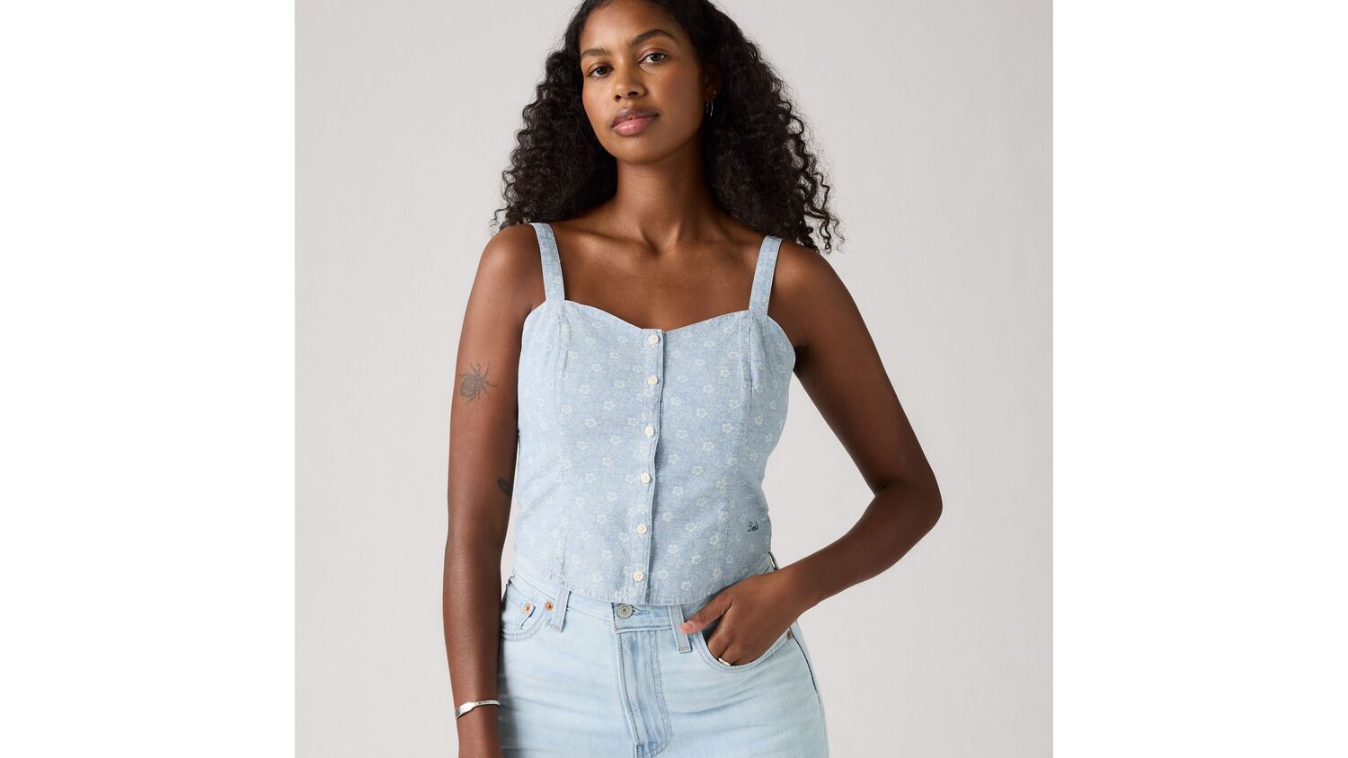 Топ-бюстье Adore Levi's, Blue Indigo Floral - Blue
Топ-бюстье Adore Levi's, Blue Indigo Floral - Blue