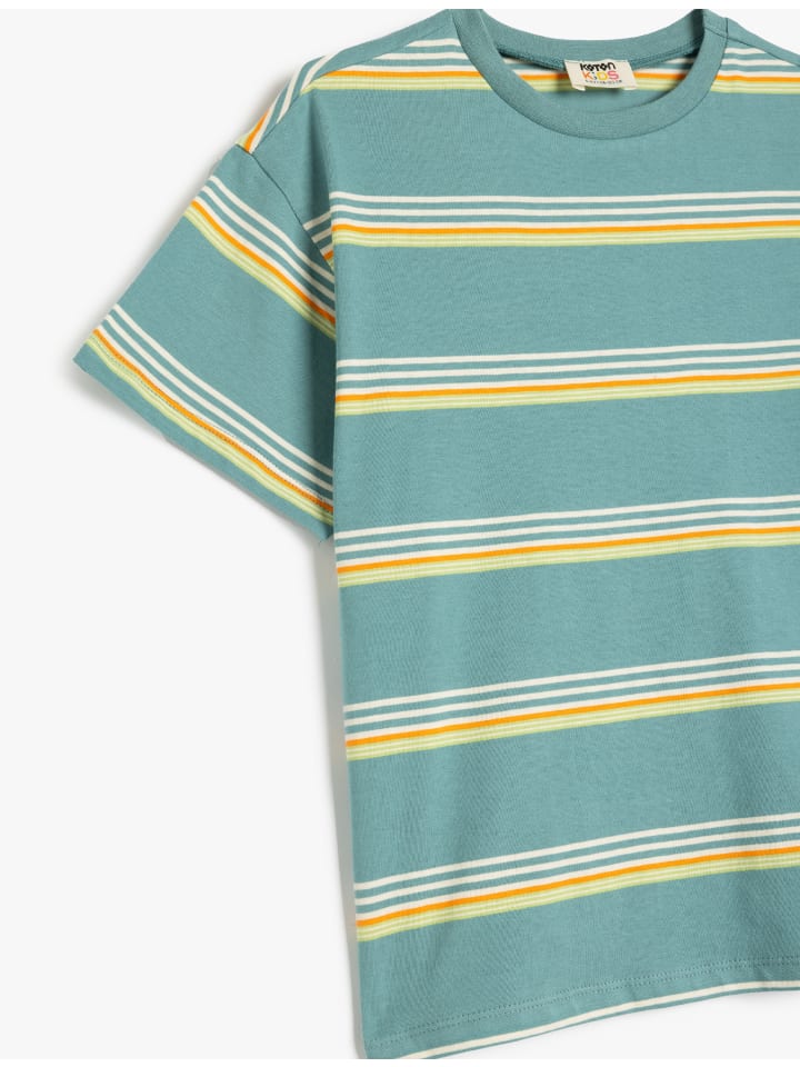 Зеленая полосатая футболка KOTON
Зеленая полосатая футболка KOTON