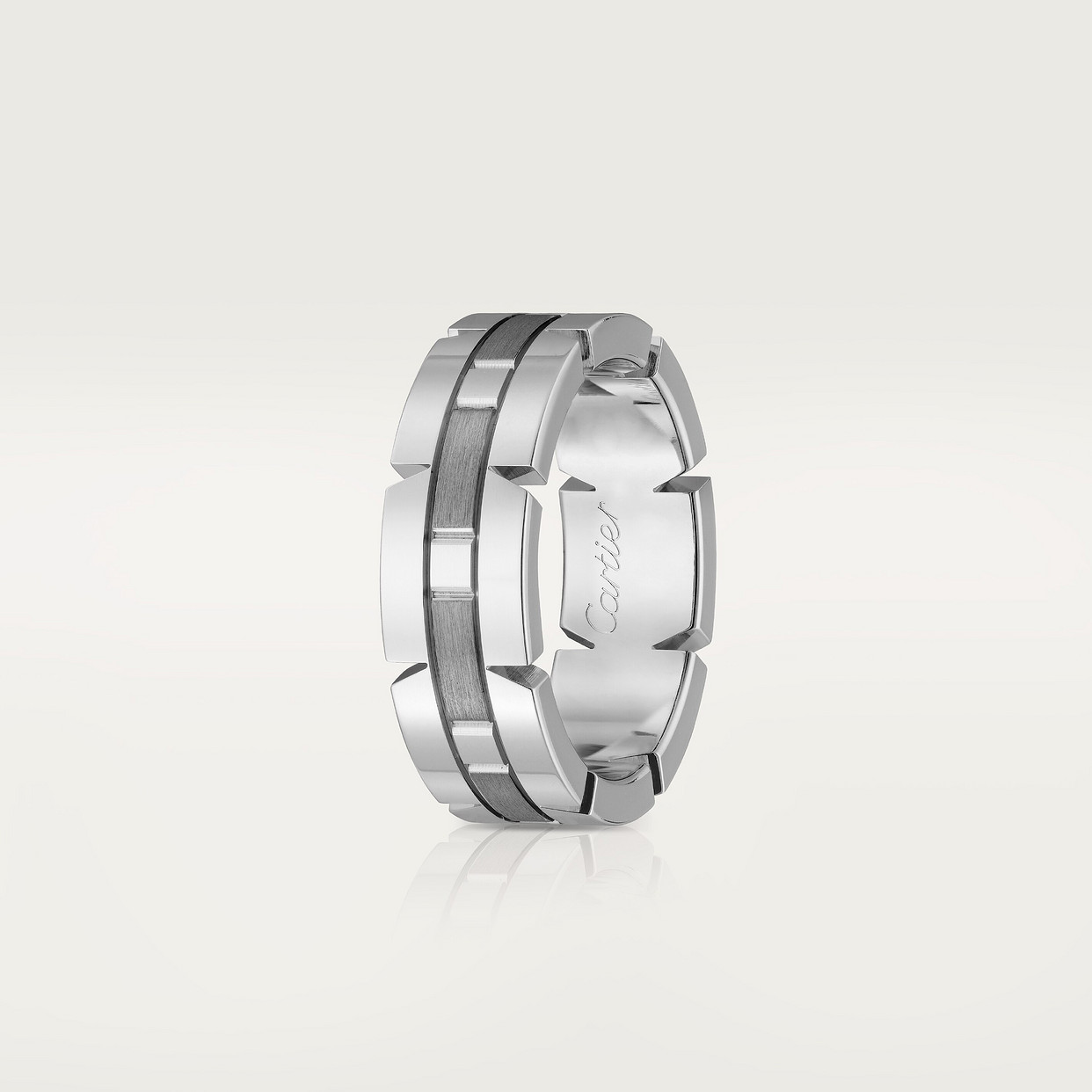Кольцо Cartier Bague Tank Française, белое золото
Кольцо Cartier Bague Tank Française, белое золото
