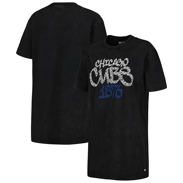 Женское черное платье-футболка chicago cubs The Wild Collective
Женское черное платье-футболка chicago cubs The Wild Collective