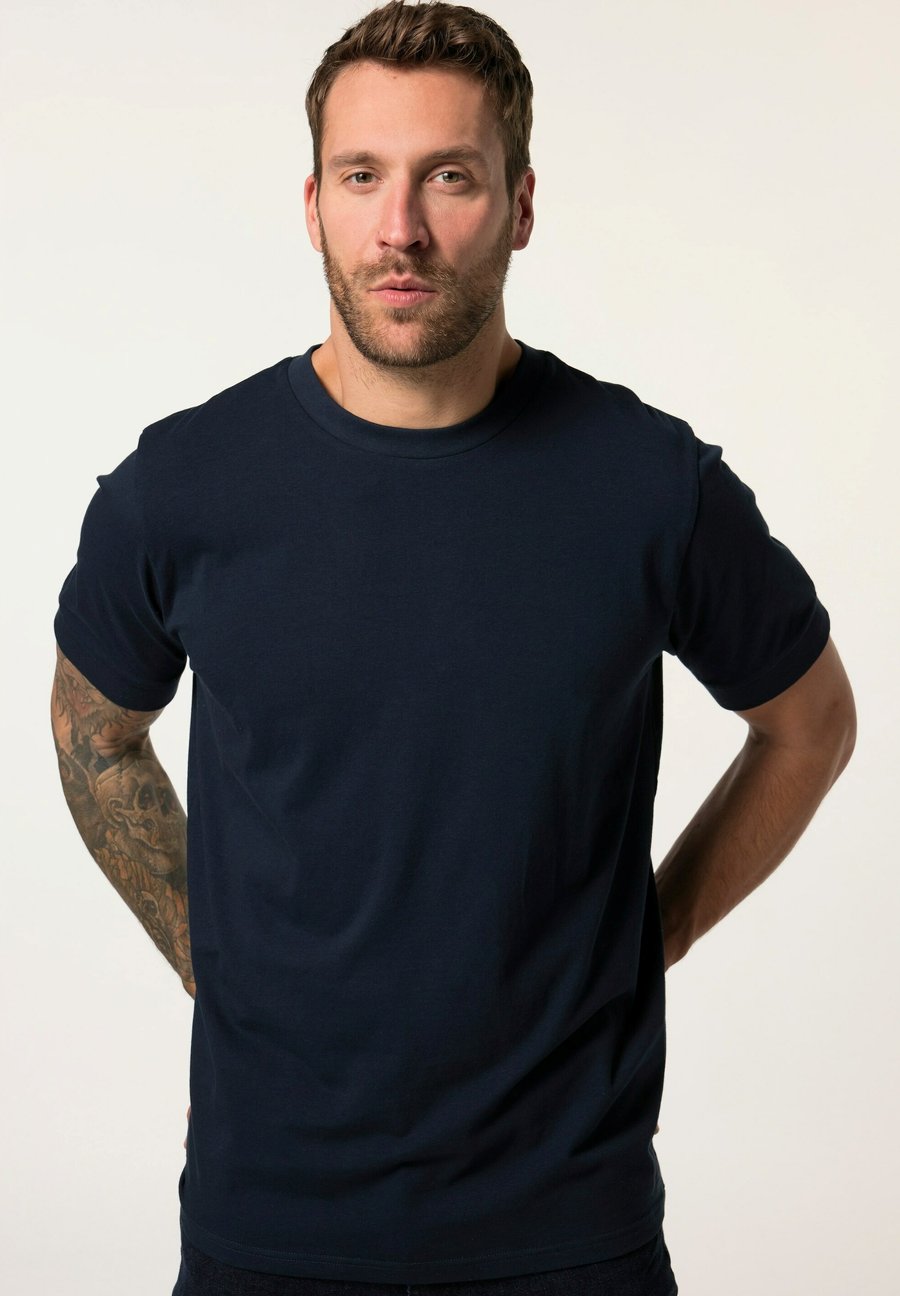 Футболка JP1880 HALBARM, Navy Blue/Dark Blue, Синий, Футболка JP1880 HALBARM, Navy Blue/Dark Blue
Футболка JP1880 HALBARM, Navy Blue/Dark Blue, Синий, Футболка JP1880 HALBARM, Navy Blue/Dark Blue