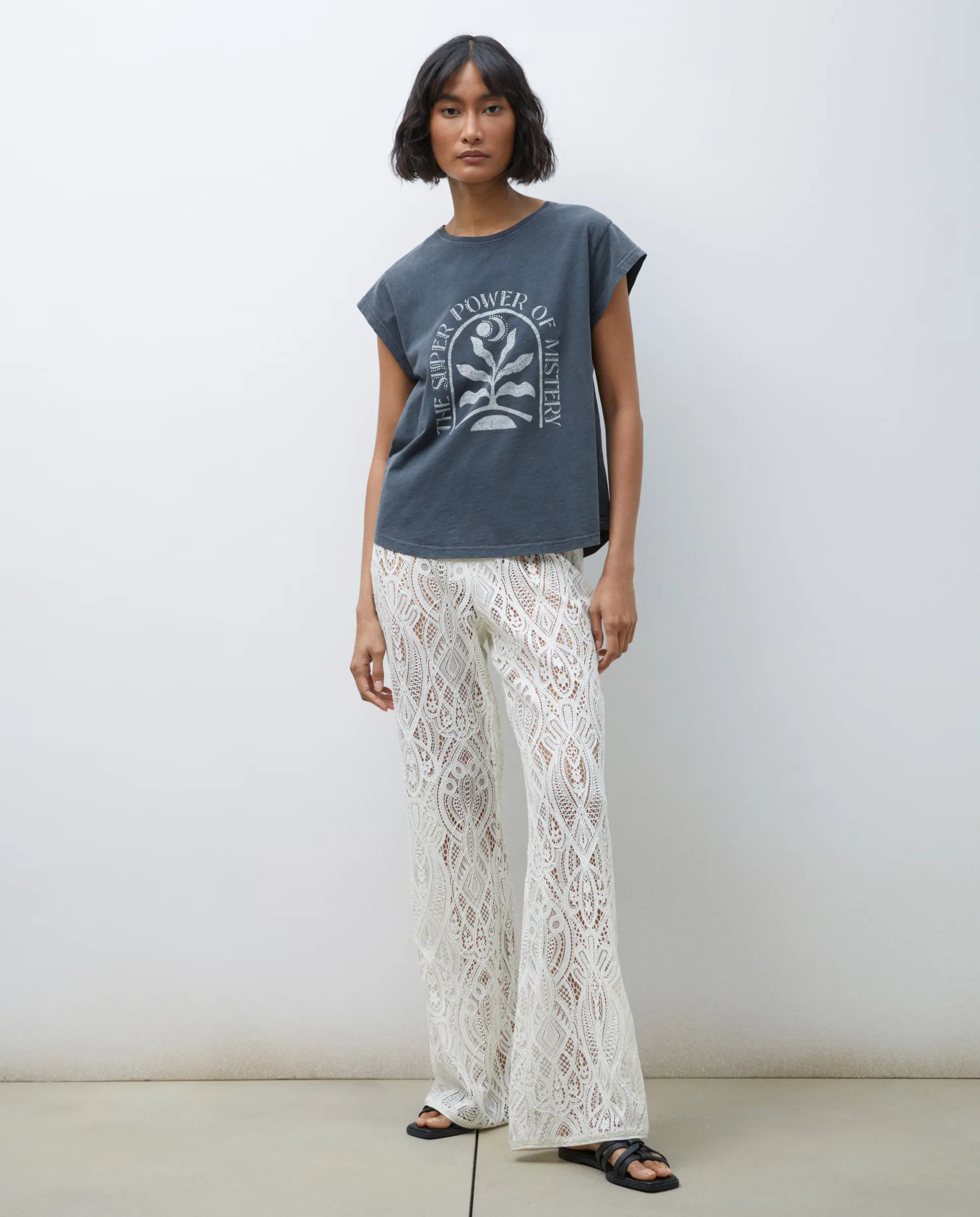 Женская футболка с коротким рукавом и стразами Tintoretto, черный
Женская футболка с коротким рукавом и стразами Tintoretto, черный