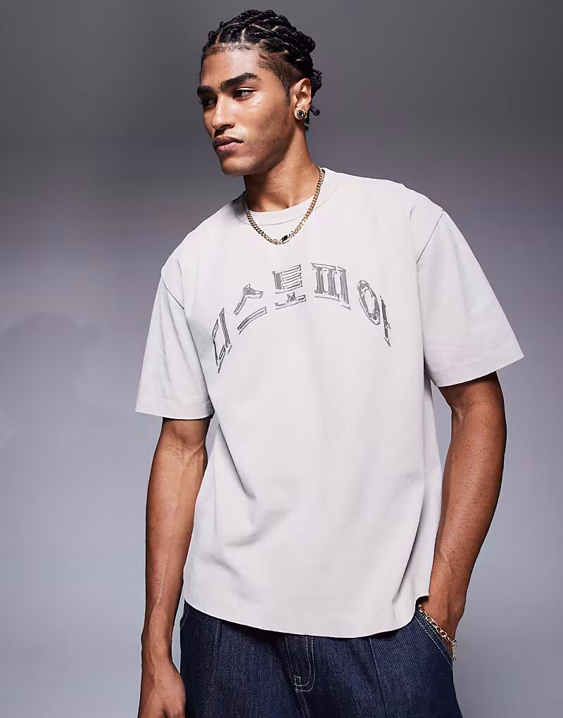 Футболка свободного кроя ASOS DESIGN из плотной ткани плотностью 220 г/м² бежевого цвета с текстовым графическим рисунком
Футболка свободного кроя ASOS DESIGN из плотной ткани плотностью 220 г/м² бежевого цвета с текстовым графическим рисунком