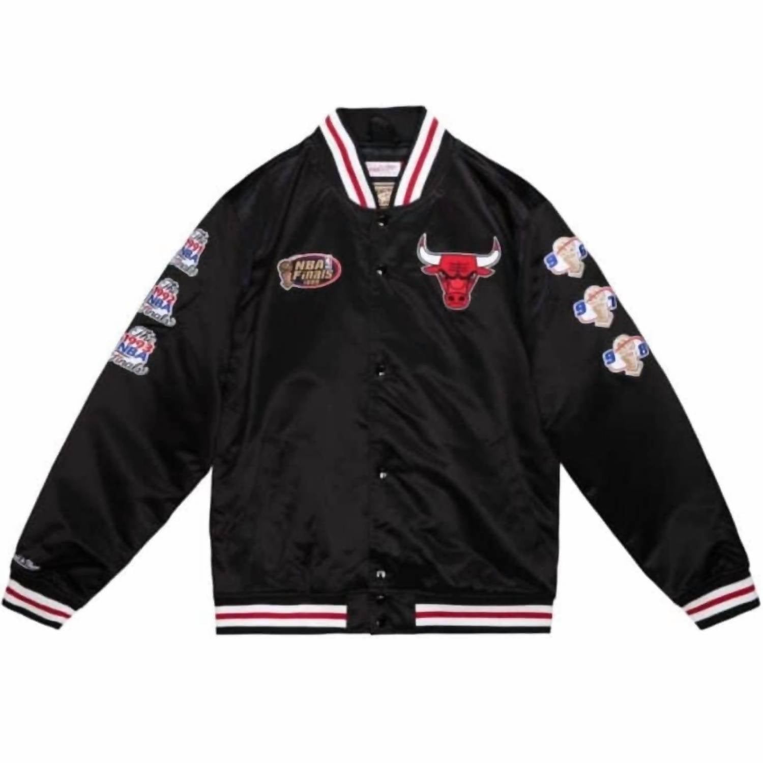 Чикаго Буллз Чемпионская атласная куртка в черном цвете Mitchell & Ness
Чикаго Буллз Чемпионская атласная куртка в черном цвете Mitchell & Ness