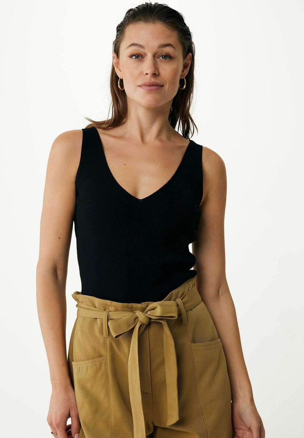 Топ SLEEVELESS Mexx, черный
Топ SLEEVELESS Mexx, черный