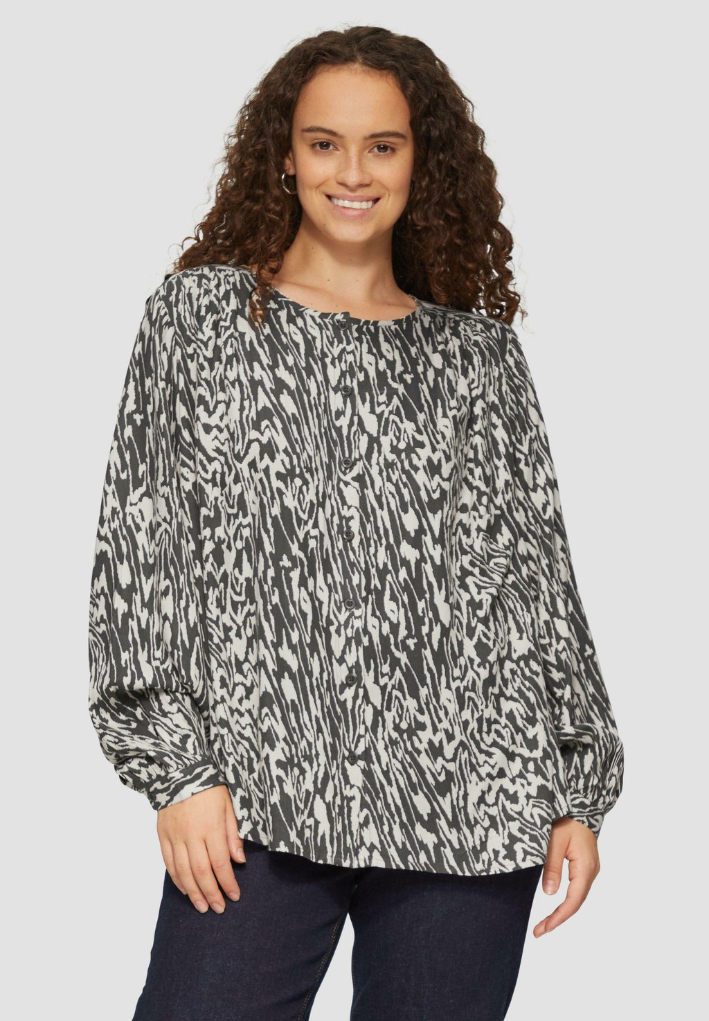 Блуза LOOSE FIT QS, молочный
Блуза LOOSE FIT QS, молочный