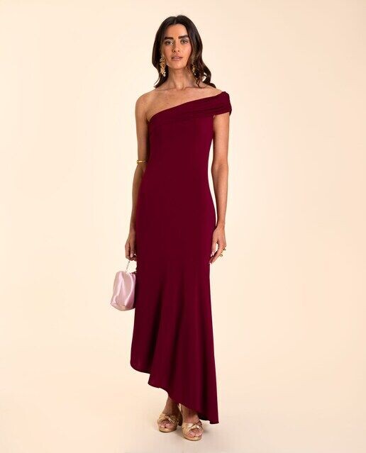 Асимметричное платье миди с рюшами The-Are, бордовый
Асимметричное платье миди с рюшами The-Are, бордовый