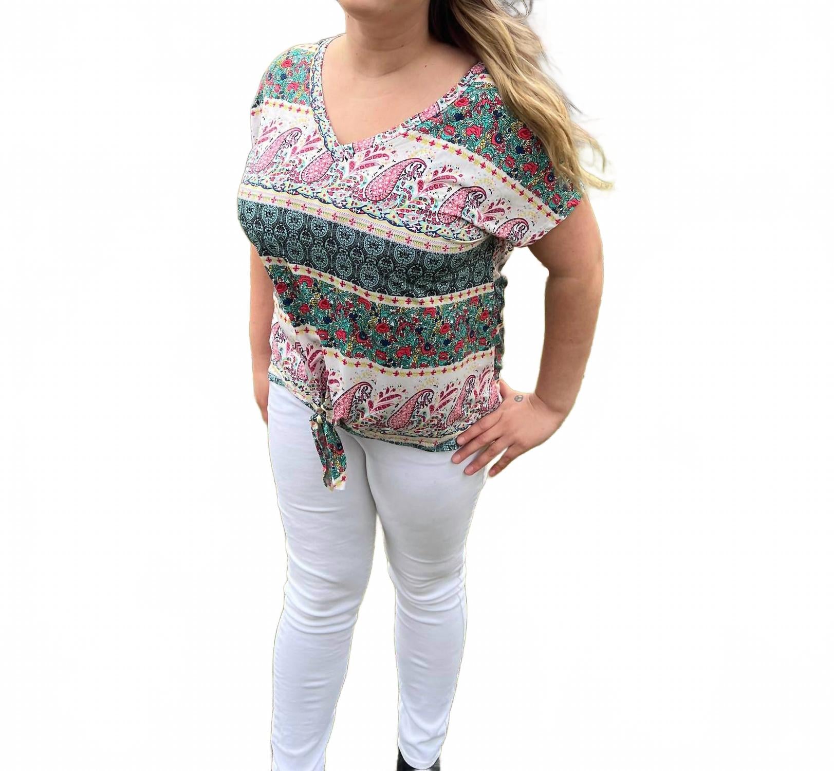 Топ с принтом пейсли плюс размера в мульти Hailey & Co
Топ с принтом пейсли плюс размера в мульти Hailey & Co