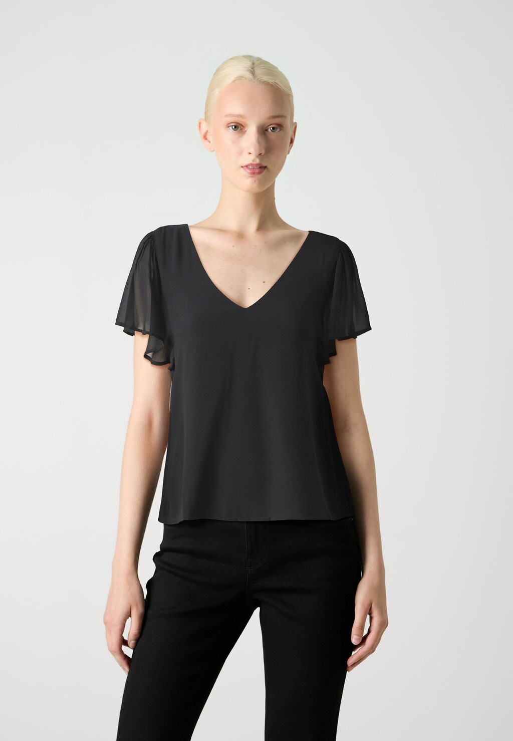 Базовая футболка VIMICADA V NECK VILA, черный
Базовая футболка VIMICADA V NECK VILA, черный