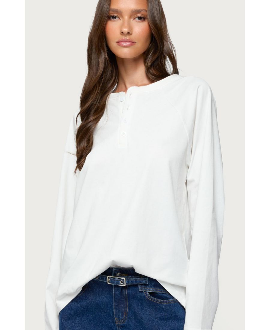 Женская футболка-поло Cyrus Henley оверсайз Edikted, White
Женская футболка-поло Cyrus Henley оверсайз Edikted, White