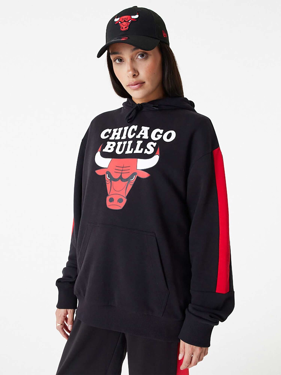 Толстовка New Era Chicago Bulls, черный 
Толстовка New Era Chicago Bulls, черный