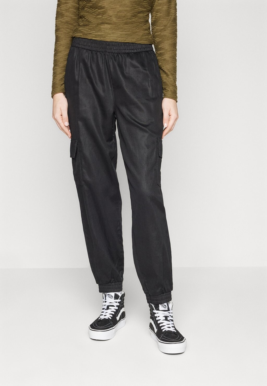 Брюки карго ONLFADUMA COVE LIFE ONLY, цвет black 
Брюки карго ONLFADUMA COVE LIFE ONLY, цвет black