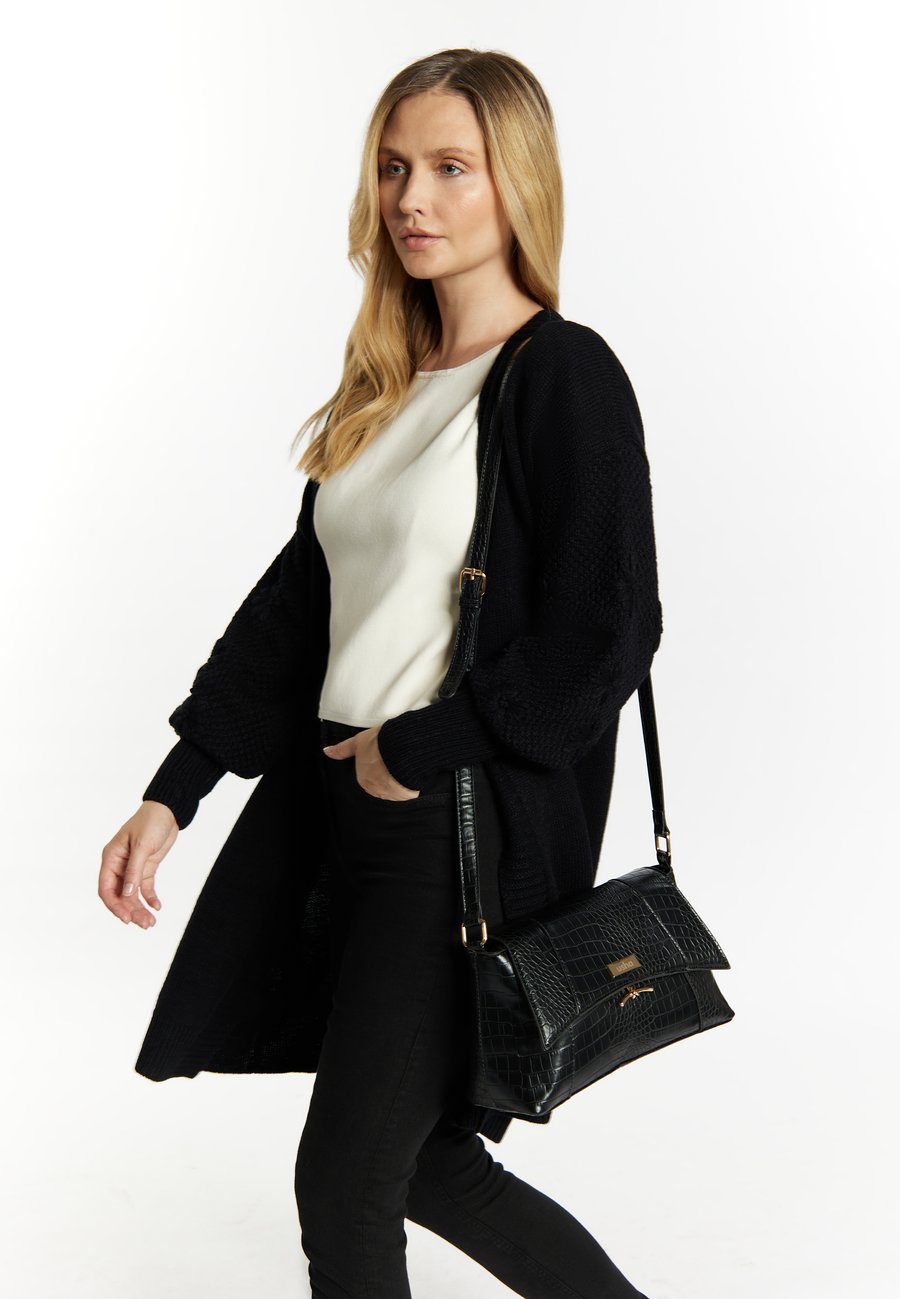 Сумка кросс-боди usha UMHÄNGE, Schwarz/Black
Сумка кросс-боди usha UMHÄNGE, Schwarz/Black