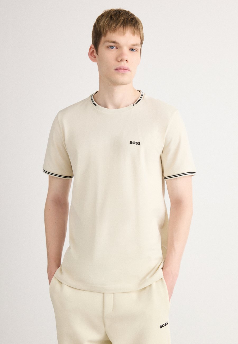 Футболка BOSS TAUL, Open White/Off-White
Футболка BOSS TAUL, Open White/Off-White