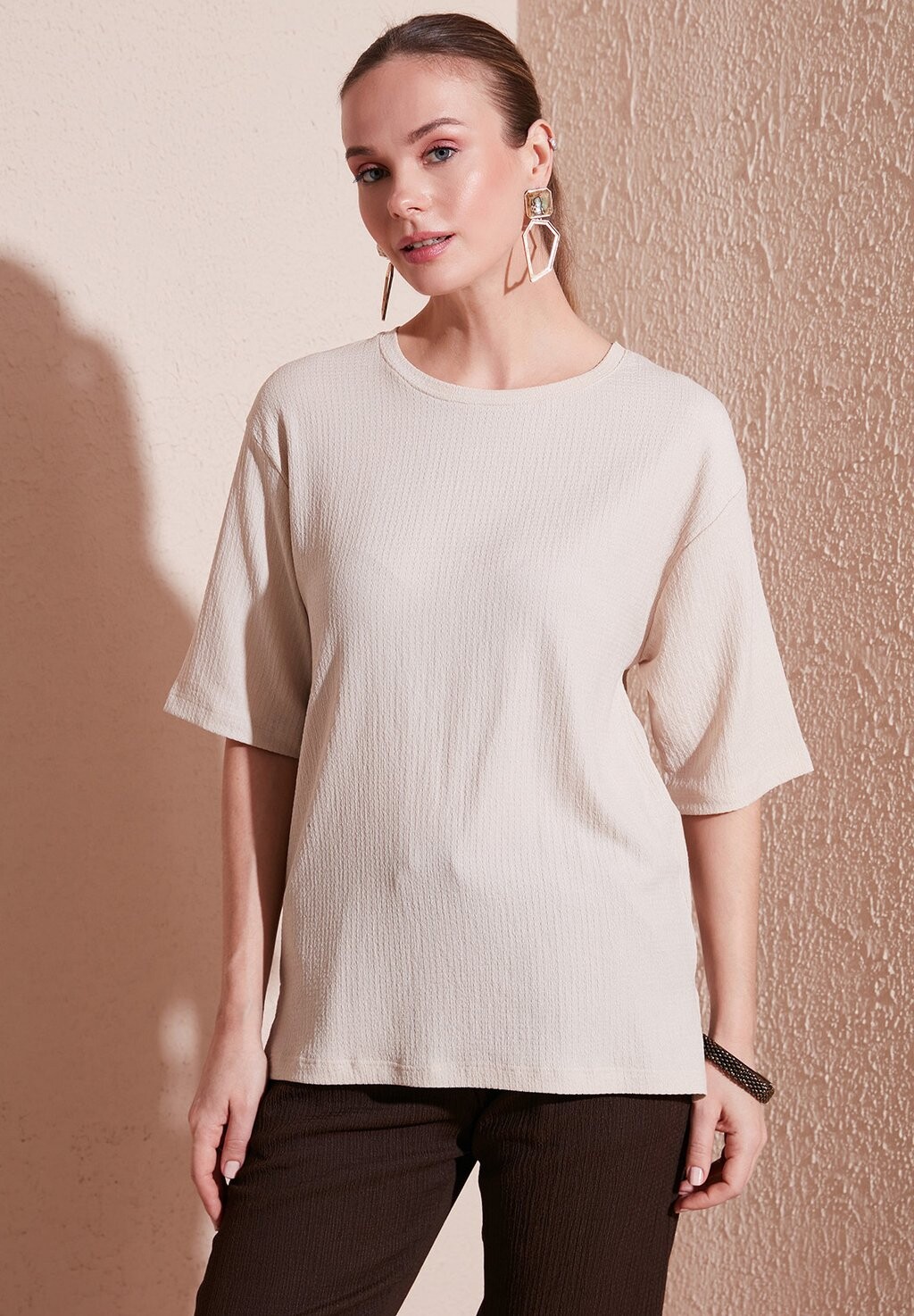 Базовая футболка LELA, камень
Базовая футболка LELA, камень