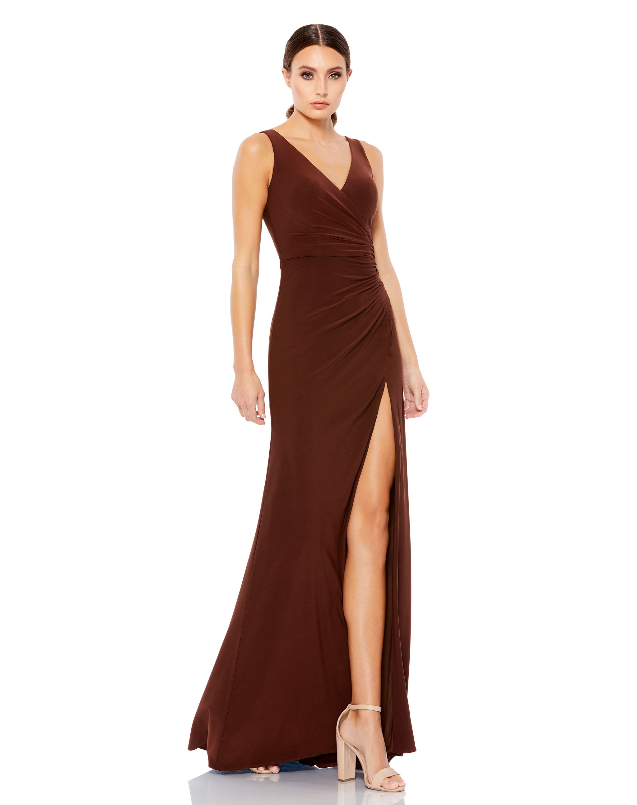 Платье из эластичного джерси со сборками и V-образным вырезом Ieena for Mac Duggal, цвет chocolate
Платье из эластичного джерси со сборками и V-образным вырезом Ieena for Mac Duggal, цвет chocolate