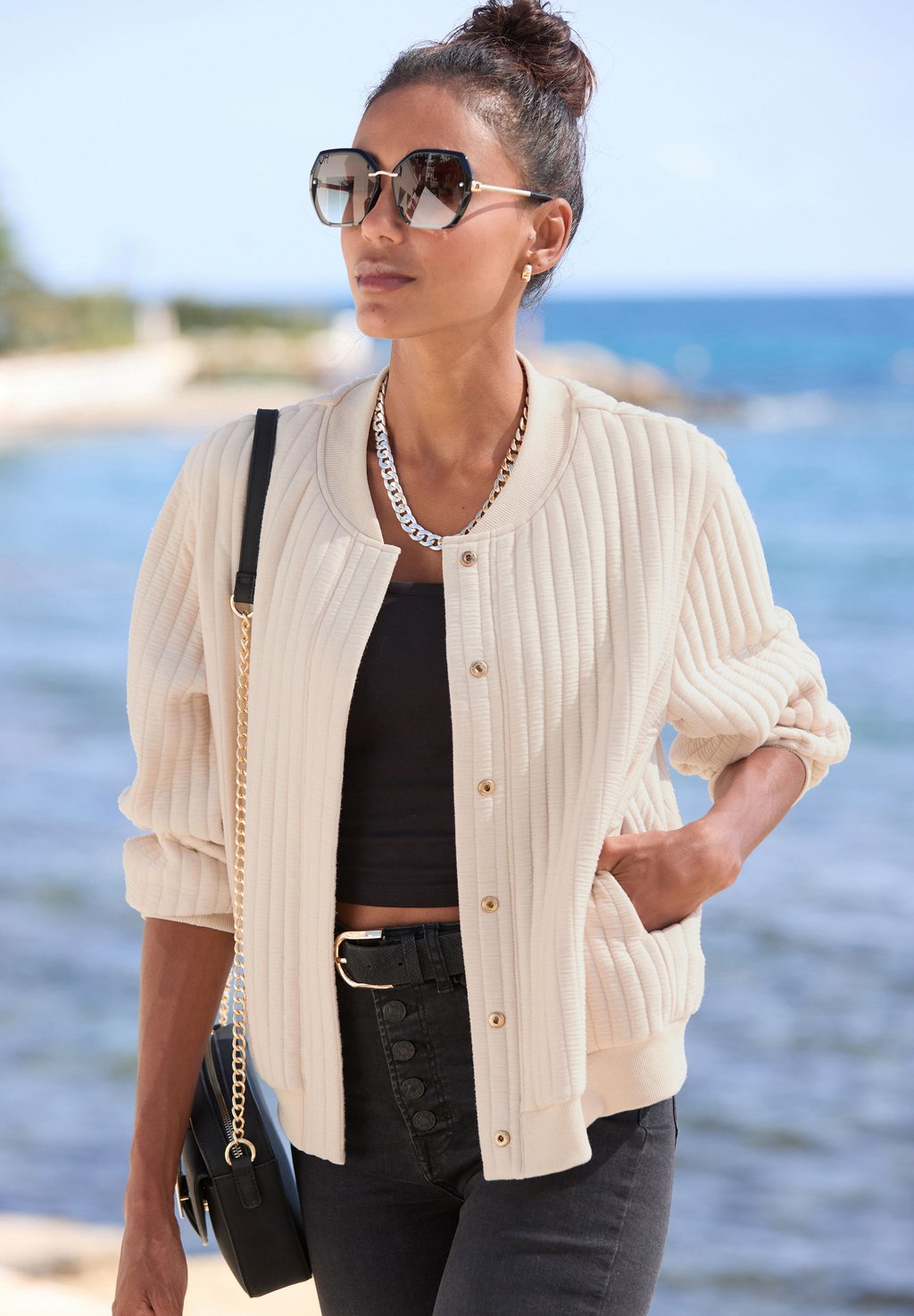 Куртка-бомбер LASCANA, бежевый
Куртка-бомбер LASCANA, бежевый