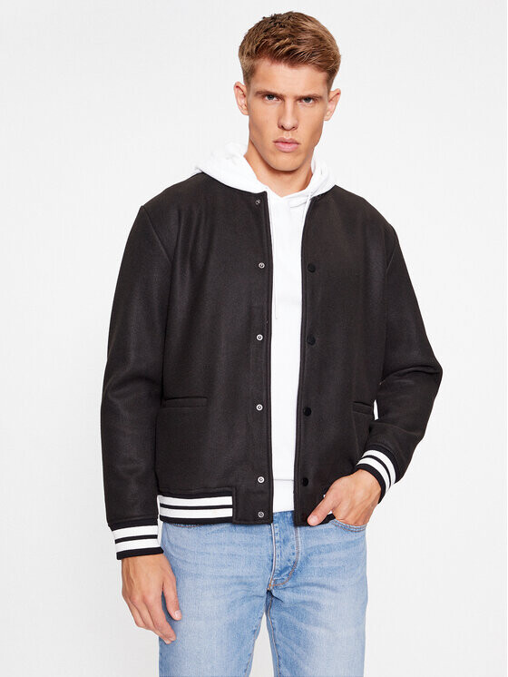 Бомбер стандартного кроя Only & Sons, черный
Бомбер стандартного кроя Only & Sons, черный
