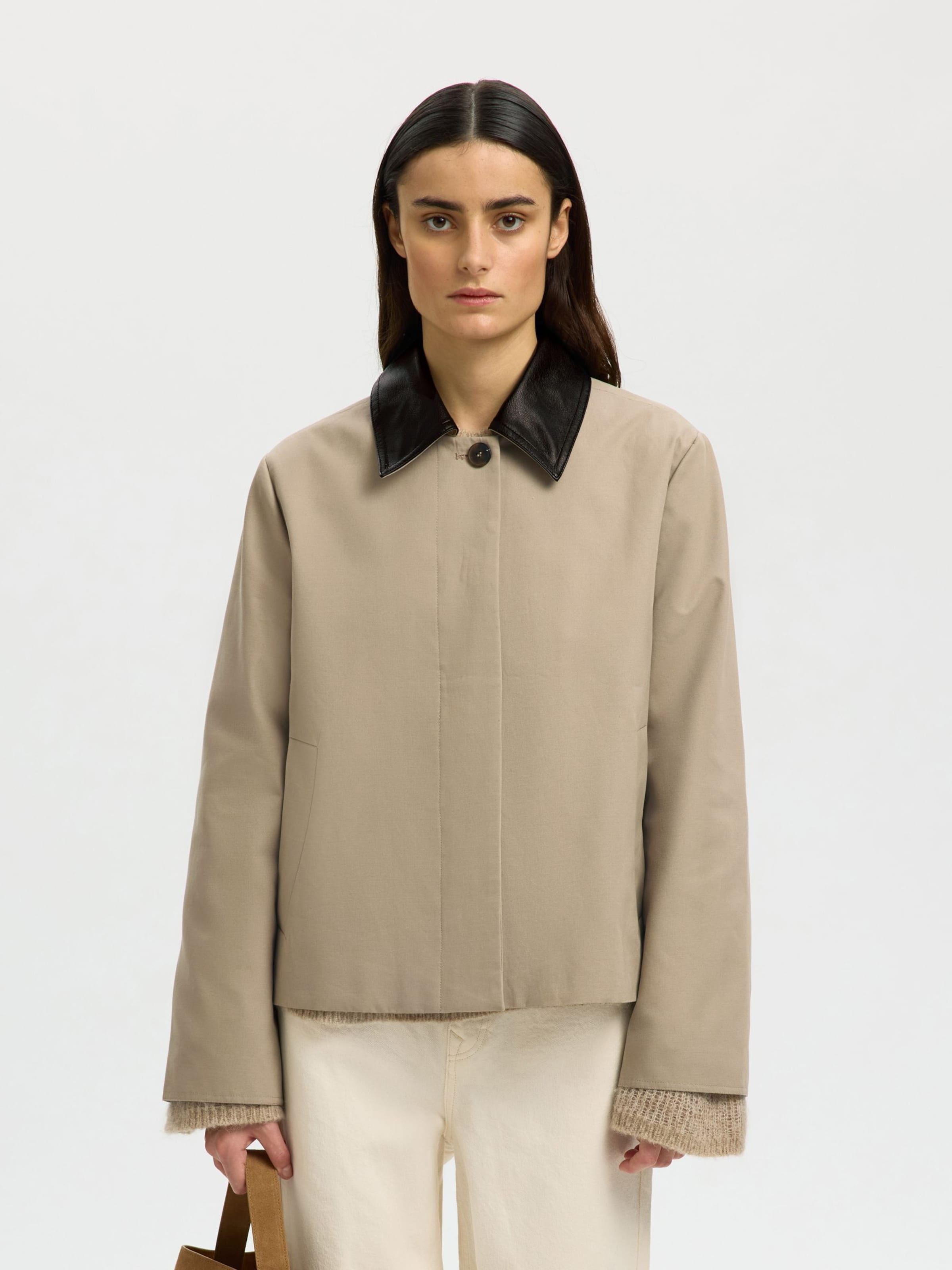 SELECTED Куртка для межсезонья в бежевом цвете
SELECTED Куртка для межсезонья в бежевом цвете