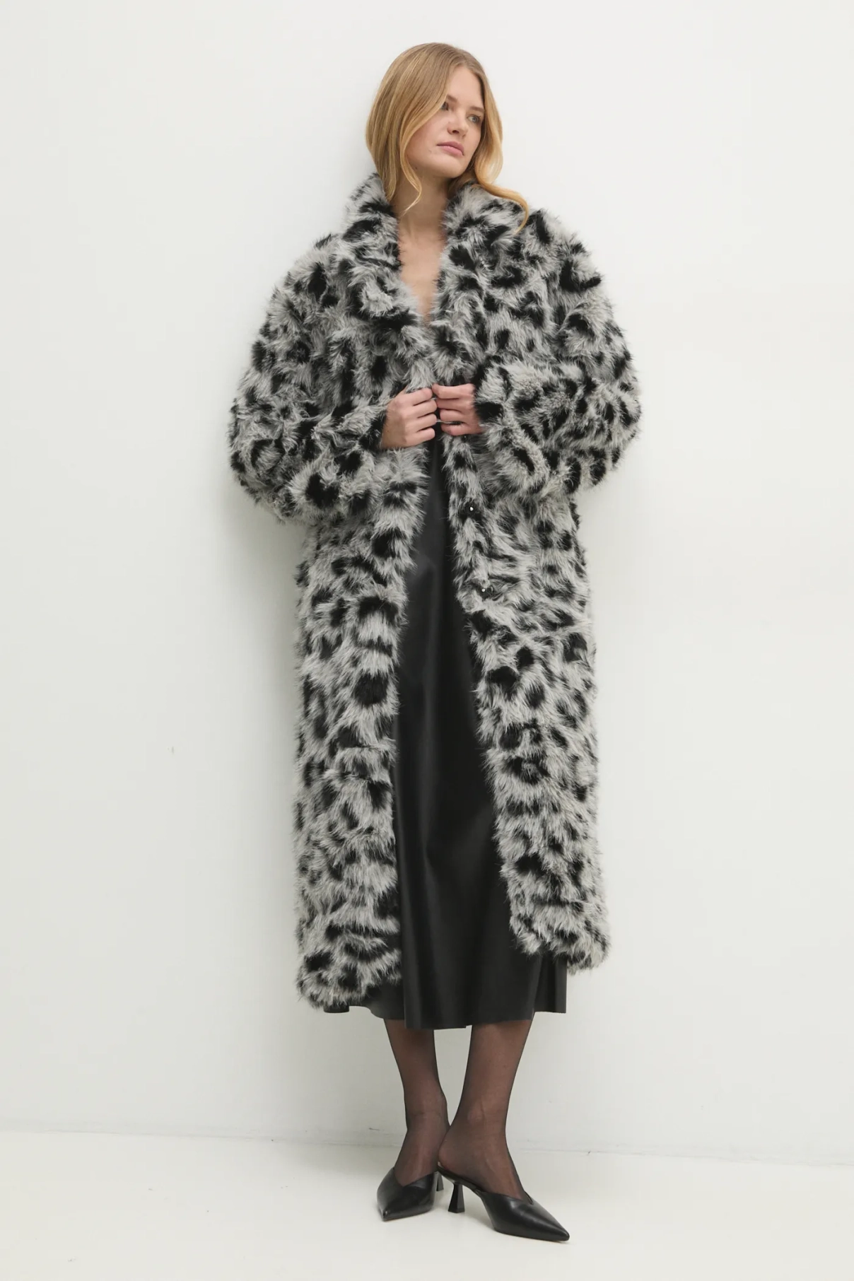 Плащ Answear Lab, серый
Плащ Answear Lab, серый