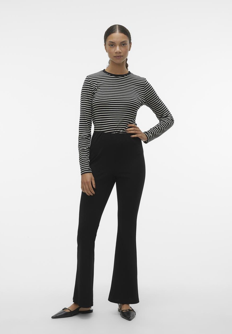 Брюки Vmliva Hw Flared Noos Vero Moda, черные
Брюки Vmliva Hw Flared Noos Vero Moda, черные