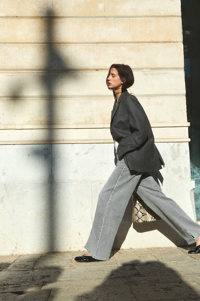 Широкие джинсы H&M, серый
Широкие джинсы H&M, серый