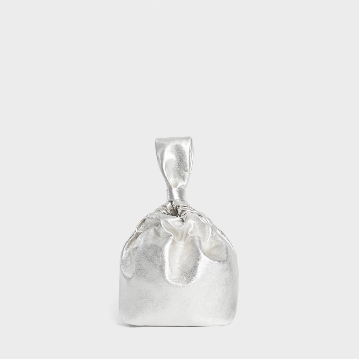 Женская сумка-клатч Mariposa Twist серебристого цвета Lemiz
Женская сумка-клатч Mariposa Twist серебристого цвета Lemiz