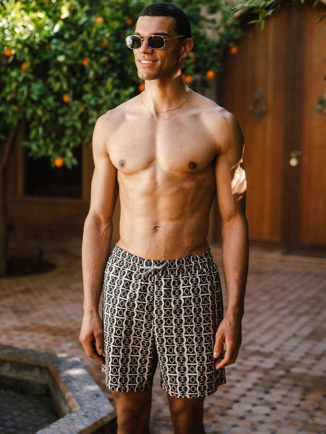 Шорты для плавания с абстрактным принтом Chelsea Peers, Black/White
Шорты для плавания с абстрактным принтом Chelsea Peers, Black/White