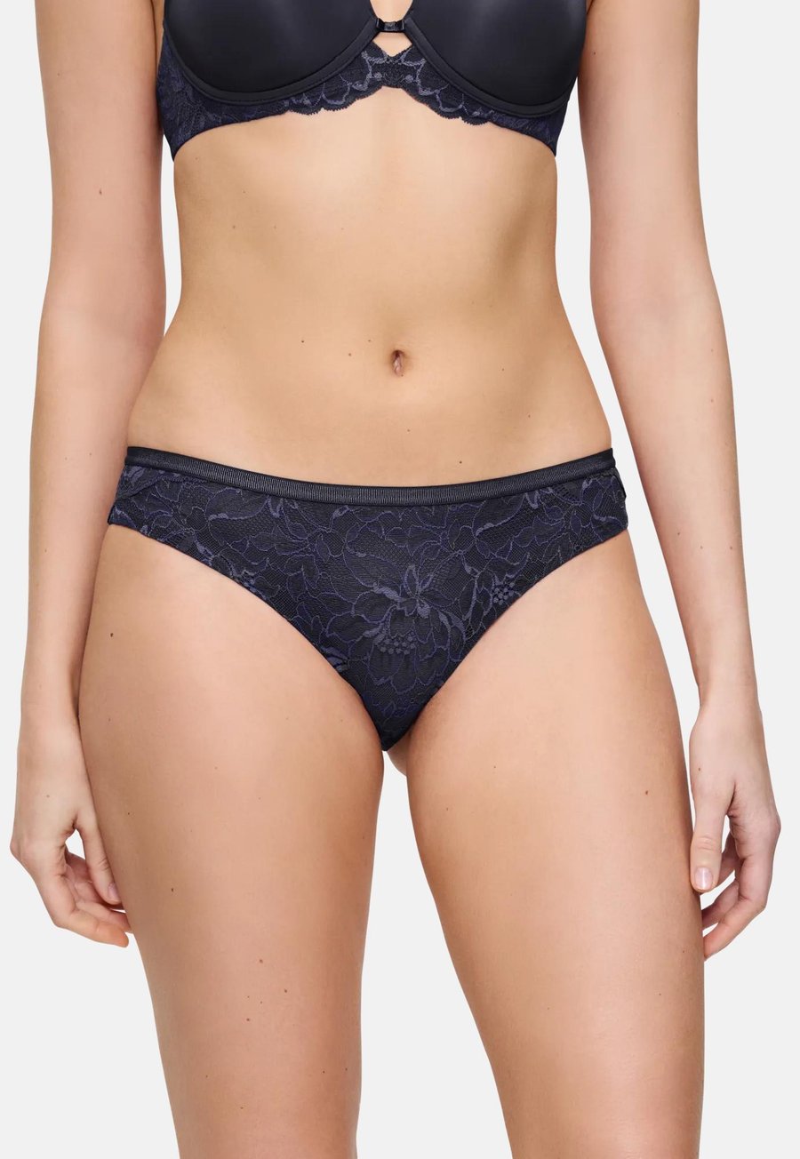 Брифы Triumph AMOURETTE CHARM , Ink Gray/Blue-Grey
Брифы Triumph AMOURETTE CHARM , Ink Gray/Blue-Grey