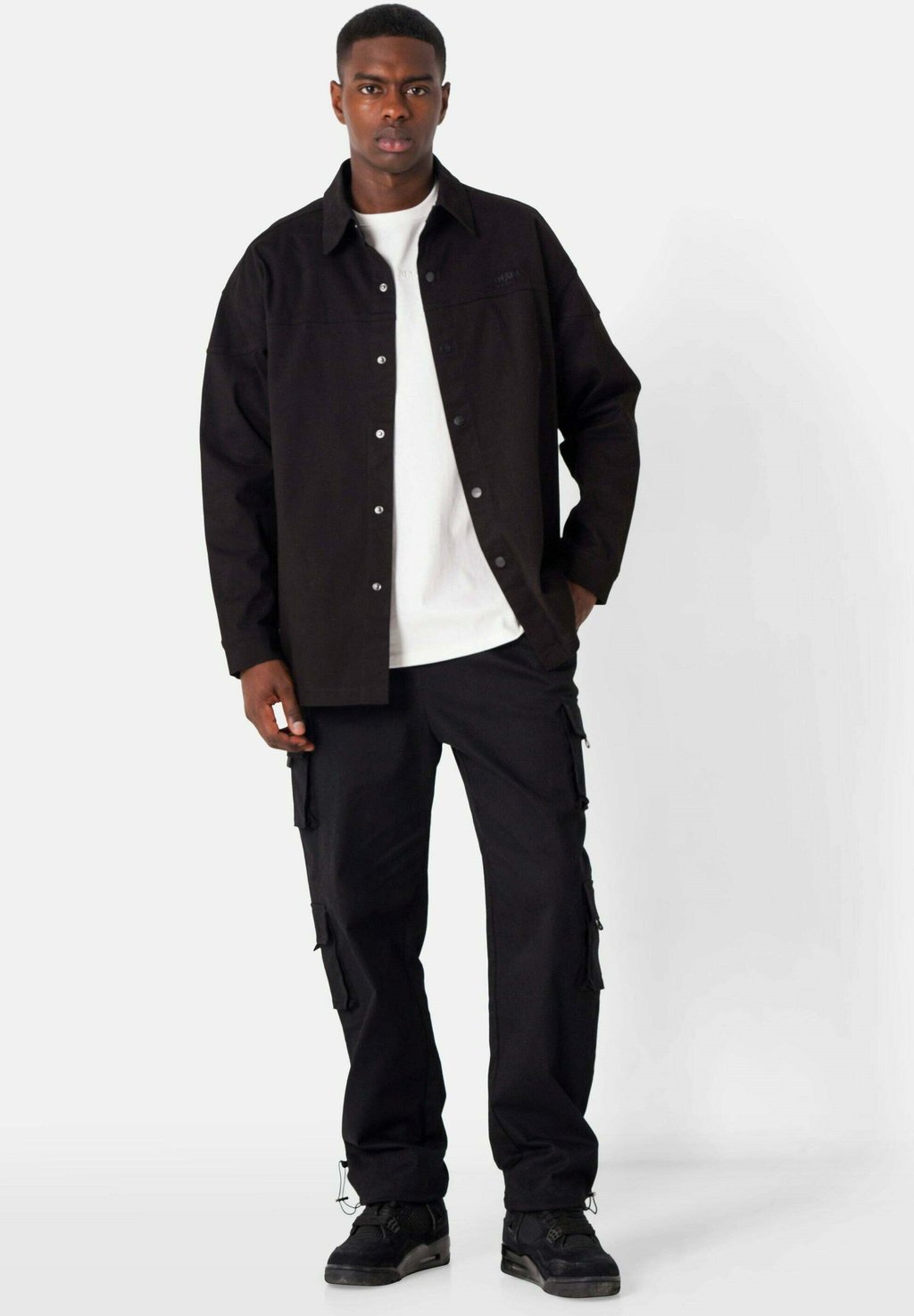 Рубашка ESSENTIAL Sixth June, черный
Рубашка ESSENTIAL Sixth June, черный