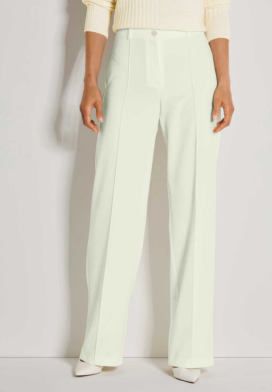 Брюки MADELEINE ELEGANTE BÜGELFALTEN MIT WEITEM , Pearl White/White
Брюки MADELEINE ELEGANTE BÜGELFALTEN MIT WEITEM , Pearl White/White