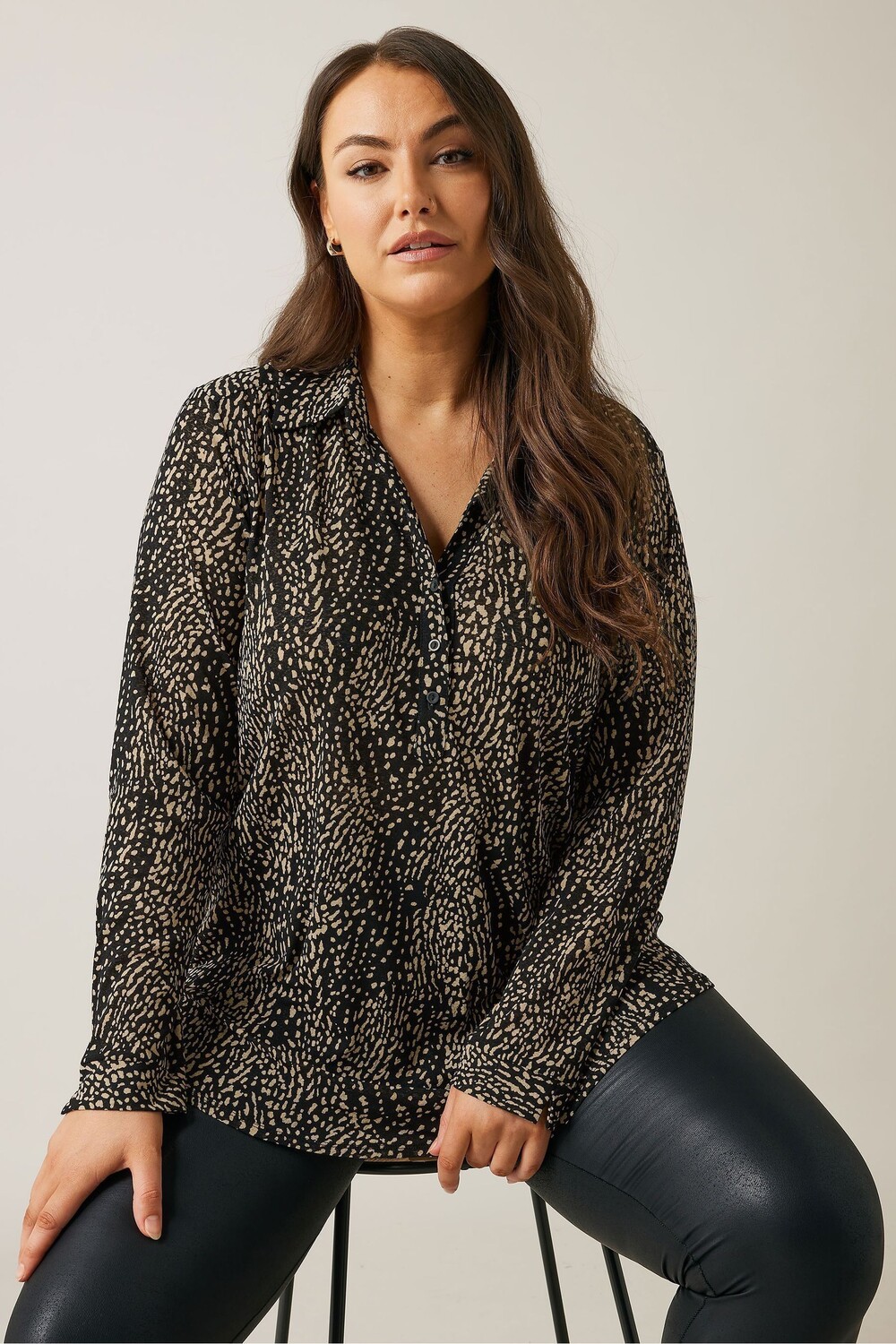 Рубашка с полузастежкой из натурального материала Evans, черный
Рубашка с полузастежкой из натурального материала Evans, черный