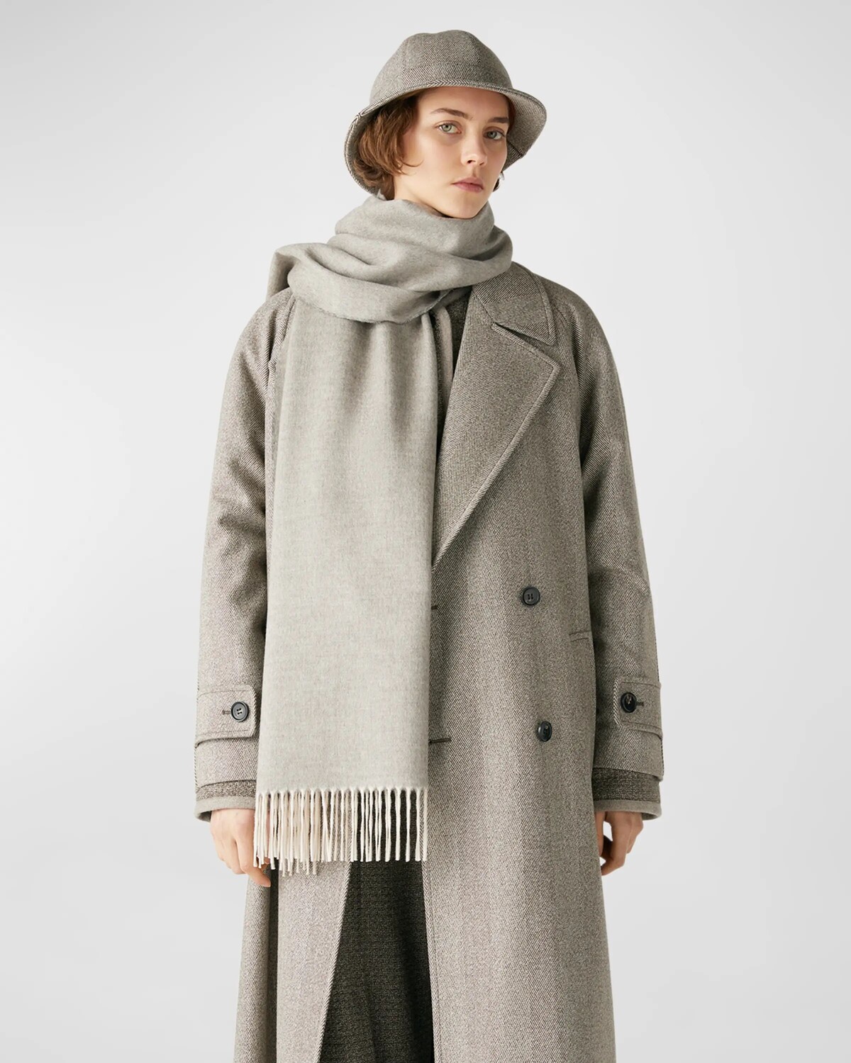 Двухцветный кашемировый палантин Loro Piana, цвет Silver Marble Mel Flannel Mel
Двухцветный кашемировый палантин Loro Piana, цвет Silver Marble Mel Flannel Mel