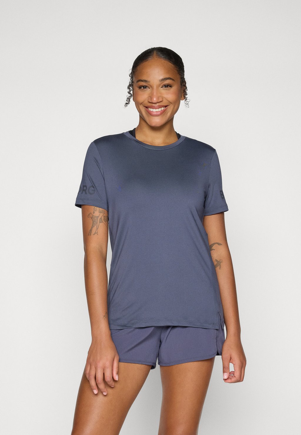 Базовая футболка Björn Borg, цвет Odyssey Gray
Базовая футболка Björn Borg, цвет Odyssey Gray